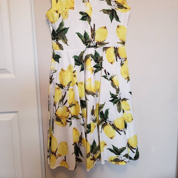 Whimsical lemon print dress - Picture 2 of 3